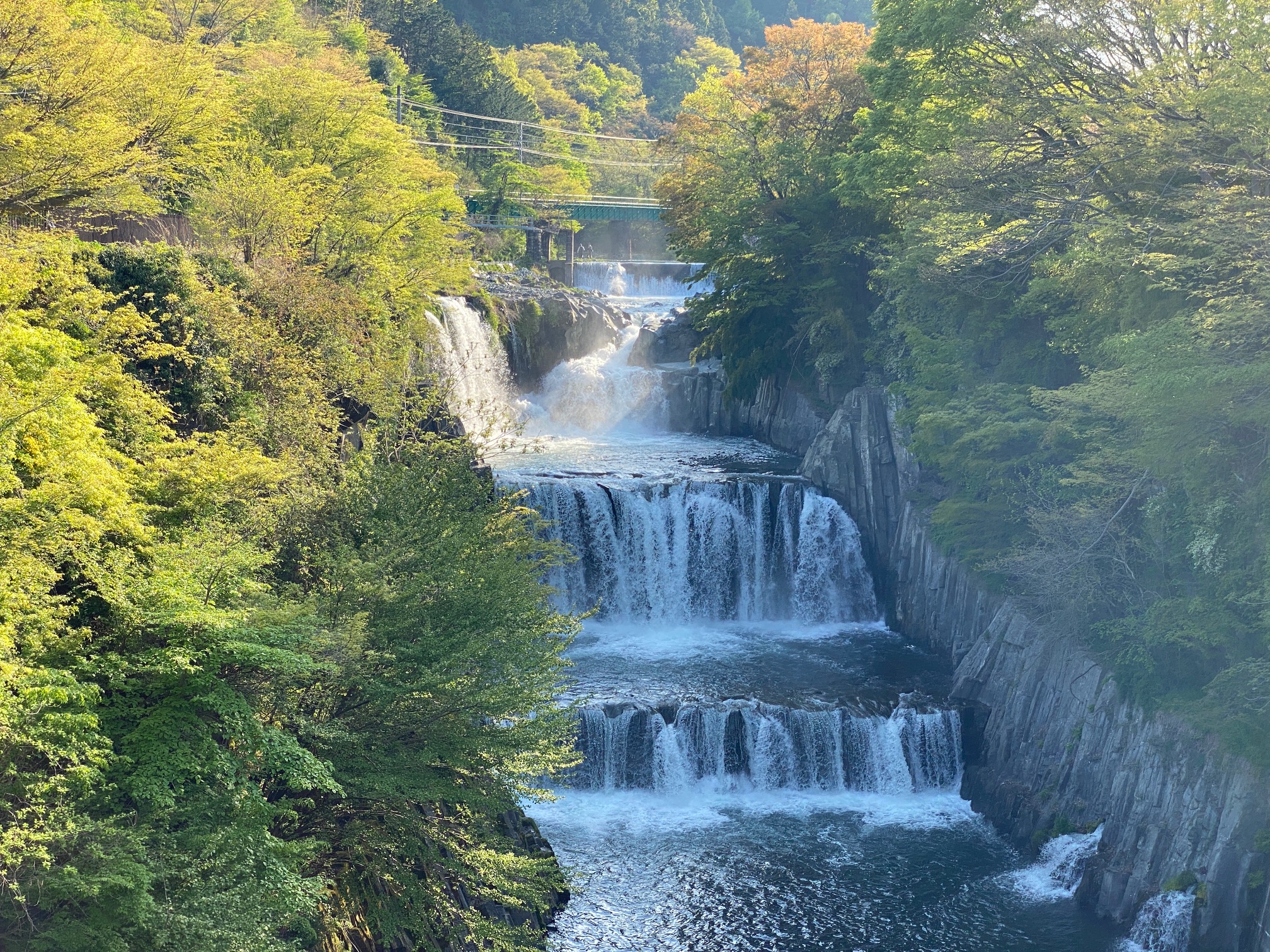 松尾芭蕉の心境に大きな変化を与えた都留市 名瀑布 田原の滝 で芭蕉の句を詠む くるら Deliver The Charm Of Yamanashi